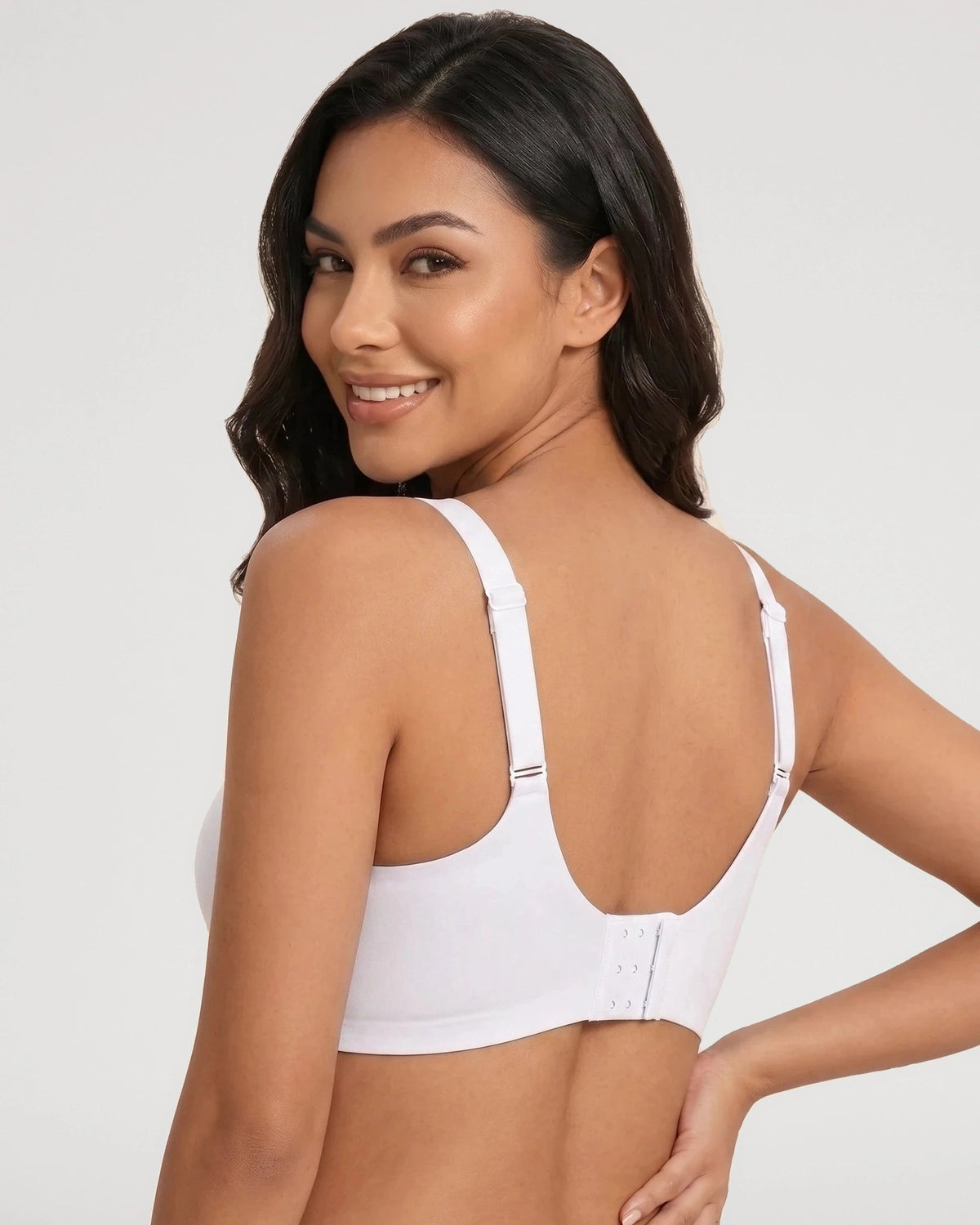 PLERIVA Scalloped Wireless Lift Bra in White, back view showing the hook closure