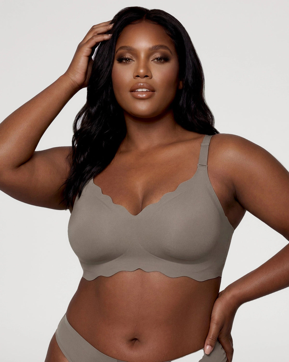 PLERIVA Seamless Scalloped Wireless Bra in Gray, front view on model