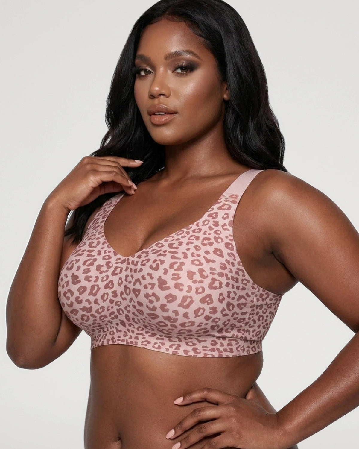 PLERIVA Seamless Wireless Full Coverage Lift Bra in Light Leopard, front view on model