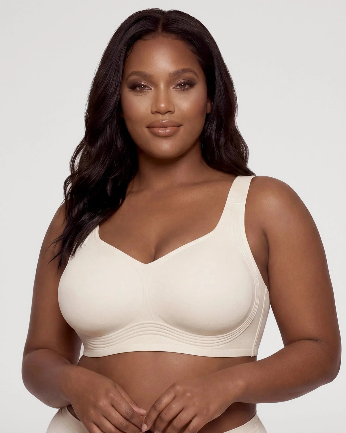 PLERIVA Seamless Wireless Full Coverage Lift Bra in White, front view on model
