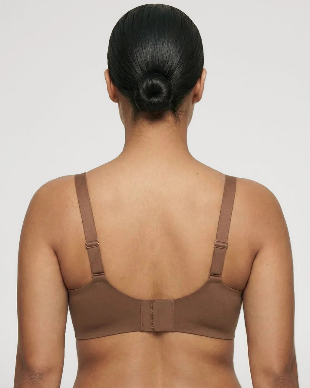 PLERIVA Seamless Wireless Plunge Lift Bra in Coffee, back view showing the adjustable straps and hook closure