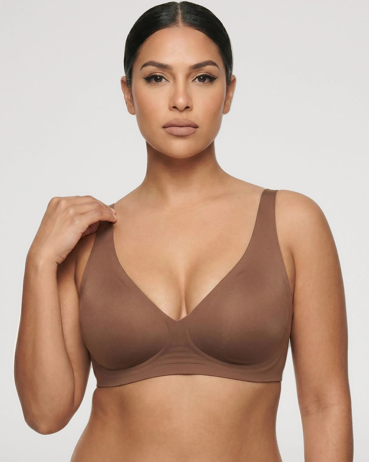 PLERIVA Seamless Wireless Plunge Lift Bra in Coffee, front view on model