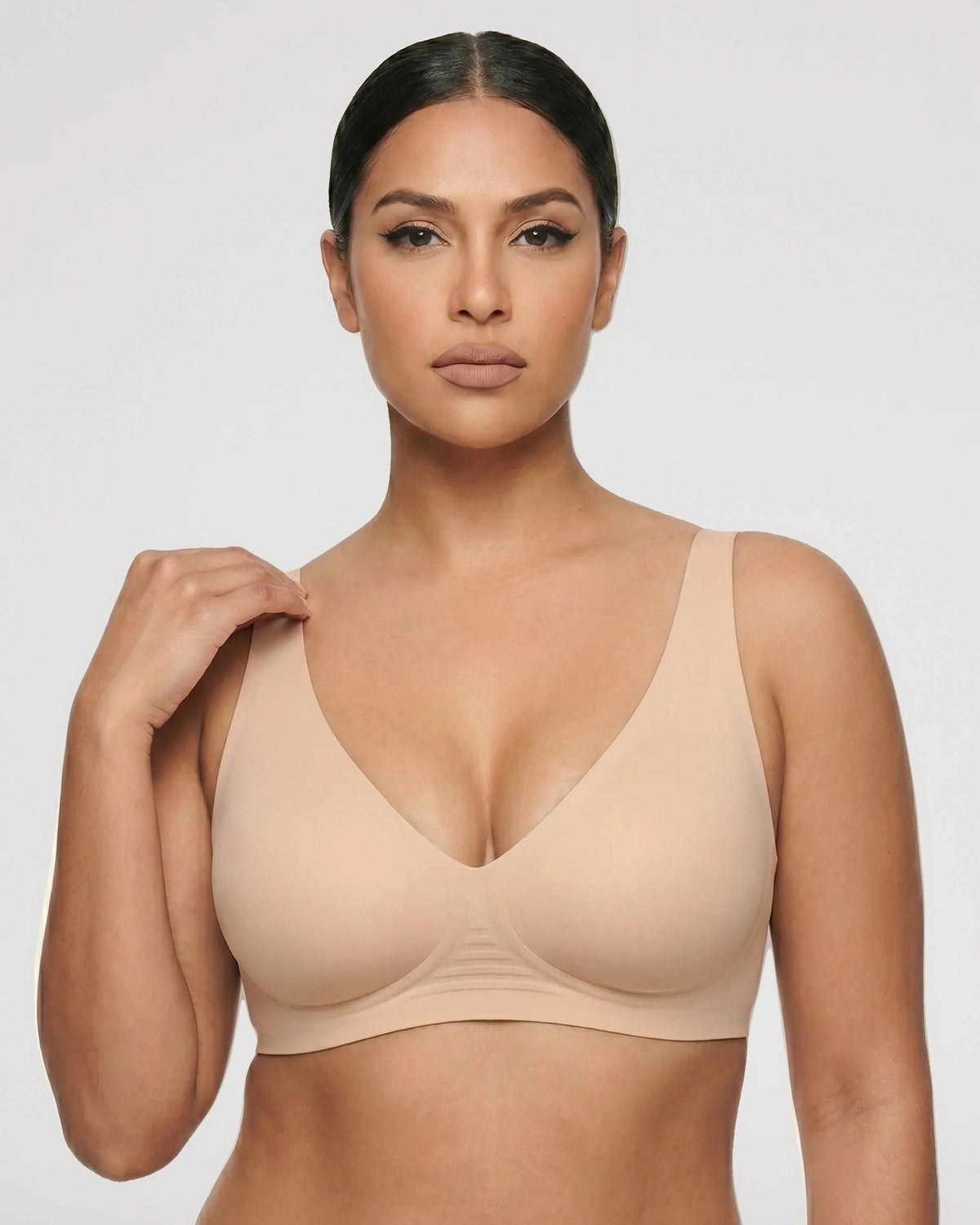 PLERIVA Seamless Wireless Plunge Lift Bra in Nude, front view on model