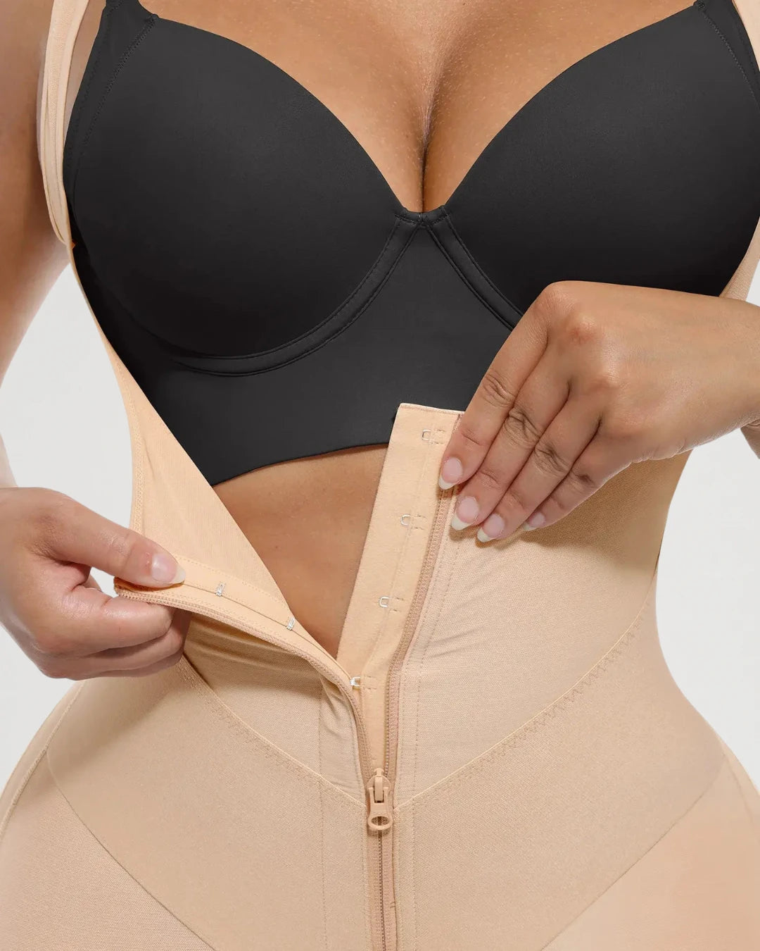 PLERIVA U-Neck Full Body Sculpting Faja in Nude, close-up of the hook and zipper front closure
