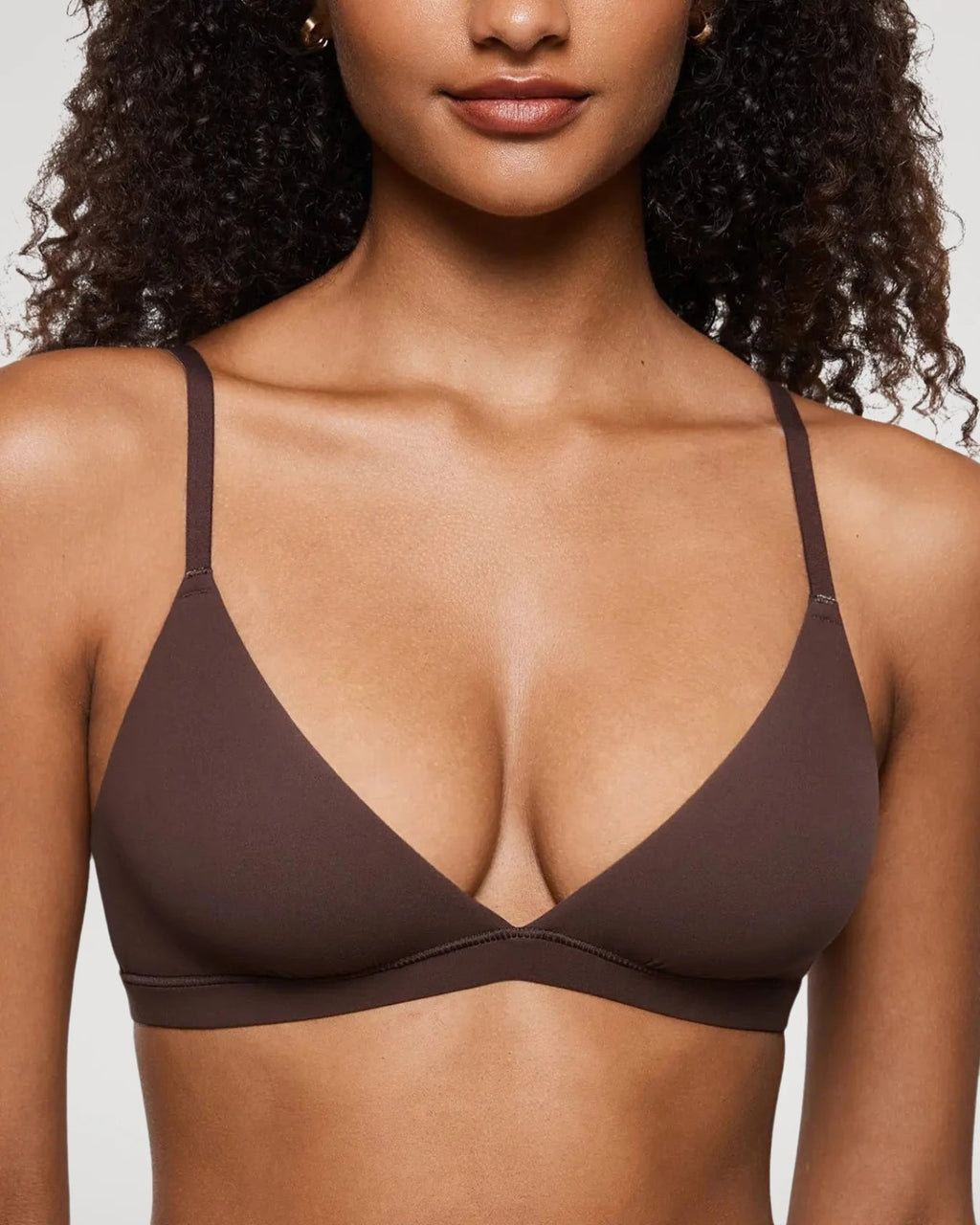 PLERIVA Unlined Wireless Plunge Bralette in Hazelnut, close-up of the plunge neckline